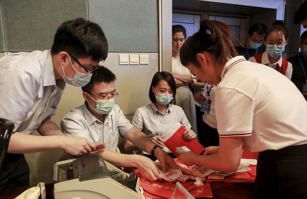在节目录制的过程中，《情暖滨州》共为同学们筹集善款1366610元。