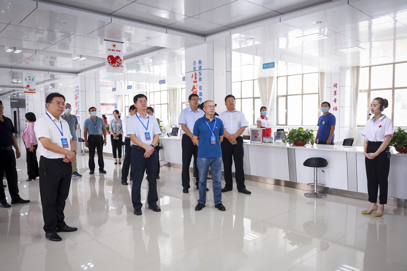 参加完节目录制，与会领导参观我市滨城区彭李街道大河社区。